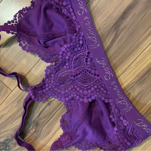 Victoria Secret lacy triangle bralette size M purple - Picture 4 of 4